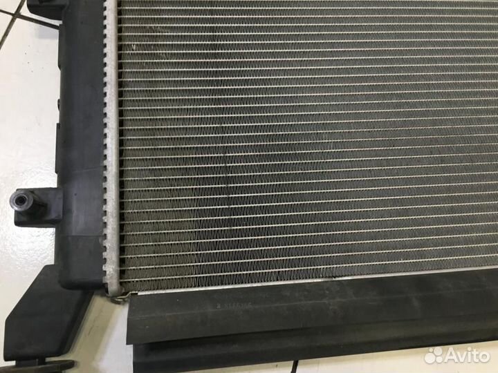 Радиатор охлаждения двигателя Volkswagen Scirocco