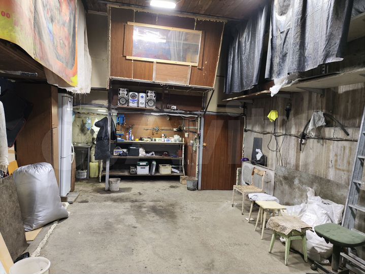 Гараж, > 30 м²