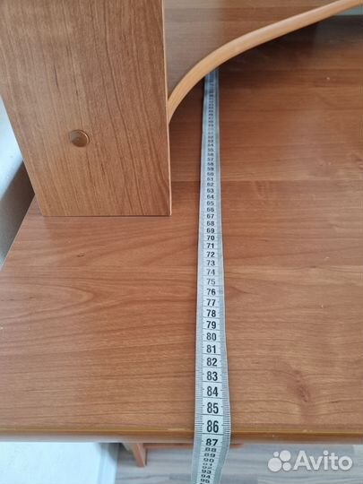 Угловой компьютерный стол