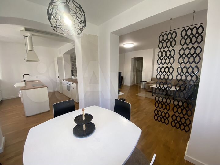2-к. квартира, 65 м², 1/16 эт.