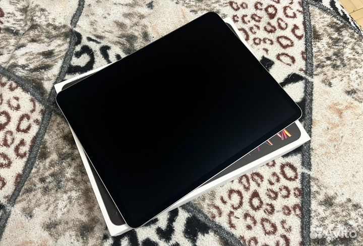 iPad Pro 12.9 2022 M2 (6) 256gb 2месяца