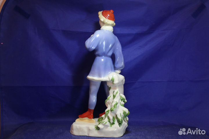 Большая фарфоровая статуэтка Фигуристка в саду Эрм