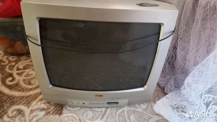 Старенький телевизор