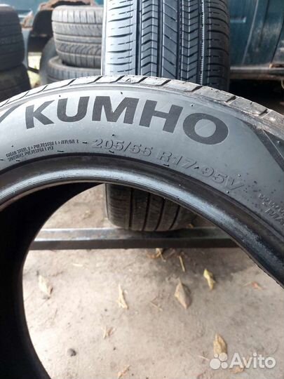 Kumho Solus TA51 205/55 R17 95V