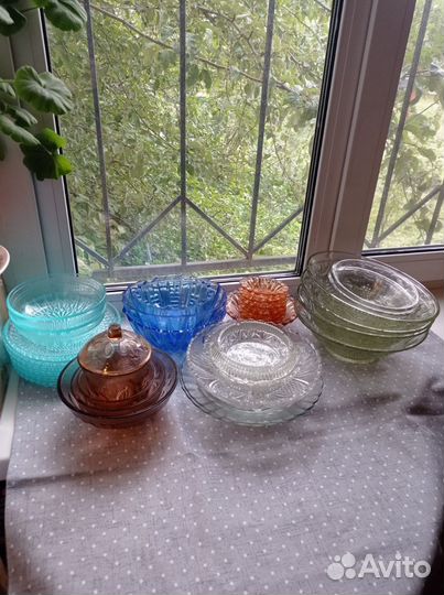 Купоросное, карамельное,кобальтовое,старое стекло
