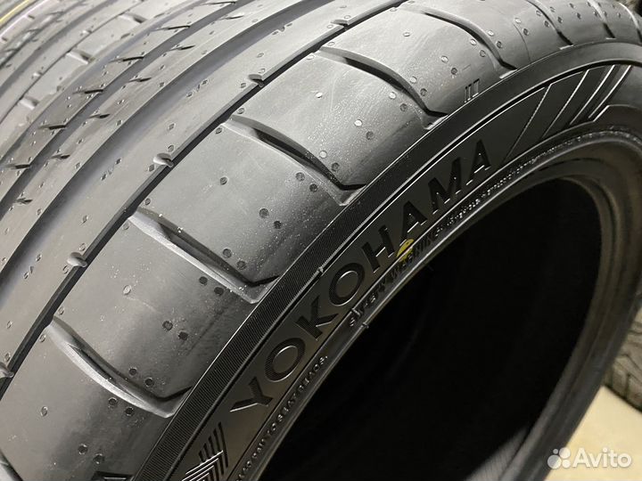 Yokohama Advan Sport V107F 255/35 R21 98Y