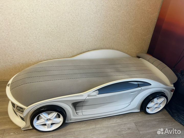 Детская кровать машина с подсветкой