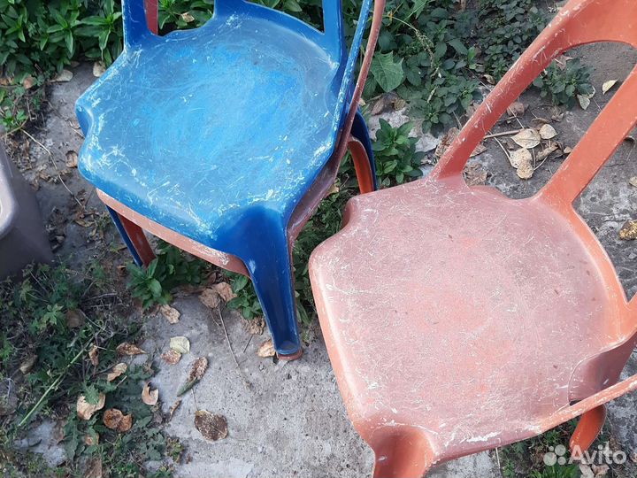 Стул пластиковый