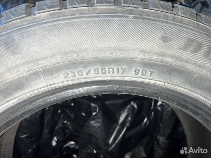 Dunlop SP Winter Ice 01 235/55 R17
