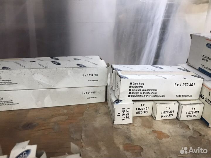 Продам на Форд иридивые свечи