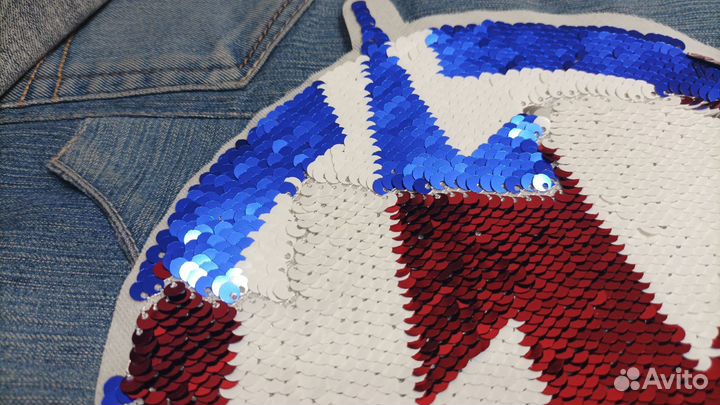 Пришивная аппликация с пайетками 