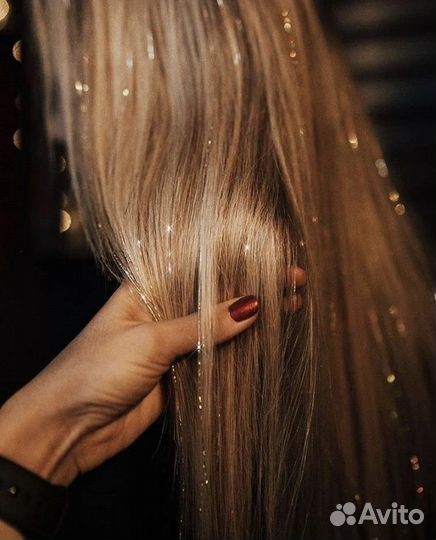 Вплетение блестящих нитей в волосы