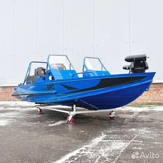 Лодка BRO S 4.2 консольная