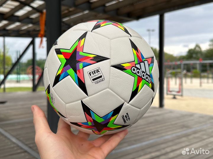 Футбольный мяч adidas 4