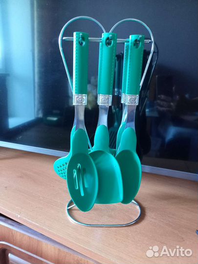 Набор кухонных принадлежностей на подставке
