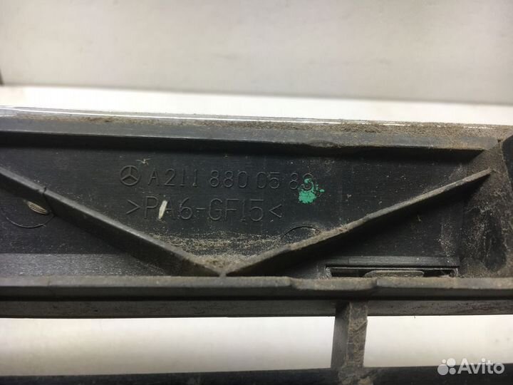 Решетка радиатора Mercedes-Benz E-Class