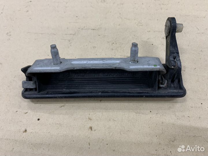 Ручка крышки багажника Subaru Outback B12