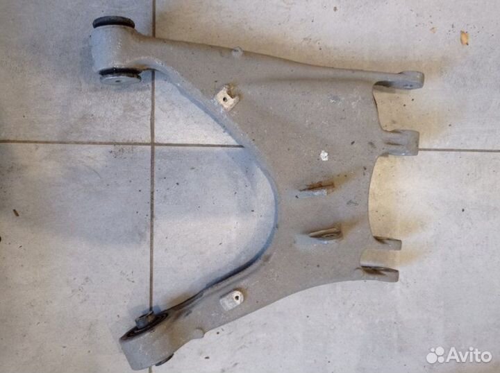 Задний рычаг правый Audi