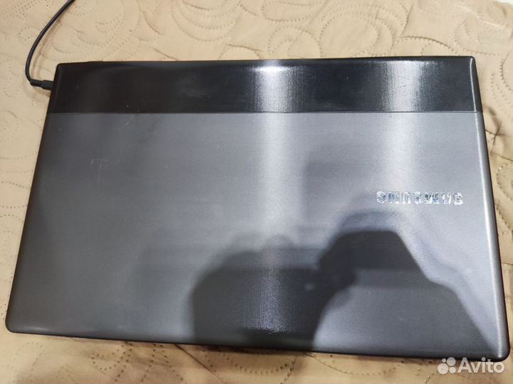 Ноутбук Samsung np300e5c