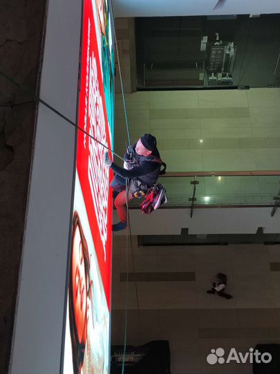 Монтаж баннеров, рекламы, вывесок