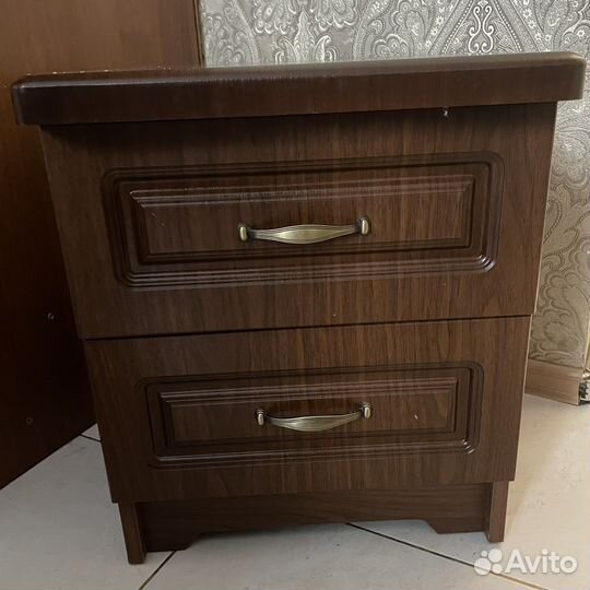 Тумба прикроватная