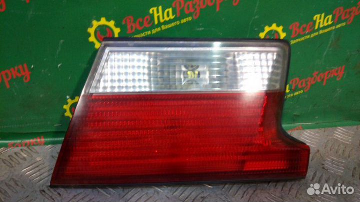 Фонарь в крышку багажника правый Nissan Sunny