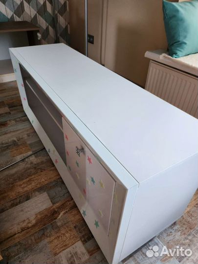 Тумба под телевизор белая глянец