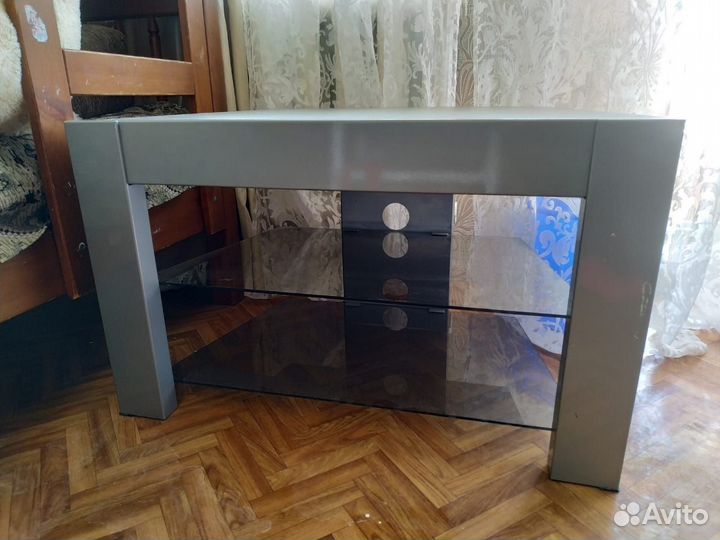 Продается тумба под телевизор