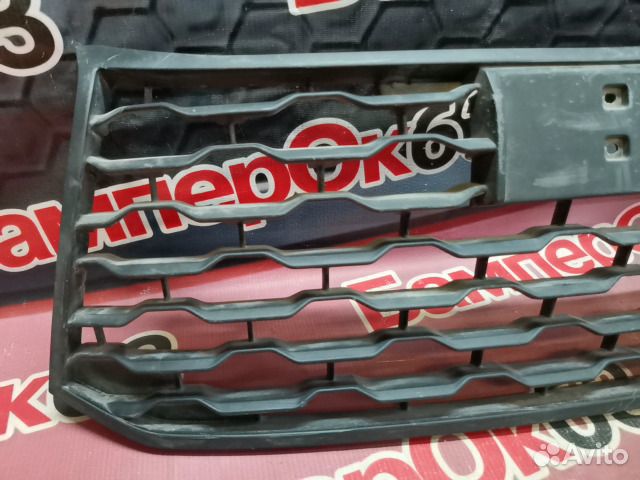 Решетка бампера передний Mitsubishi Pajero Sport