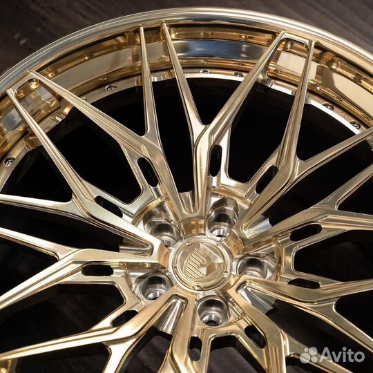 Кованые диски на Mercedes-Benz E-Class AMG R20