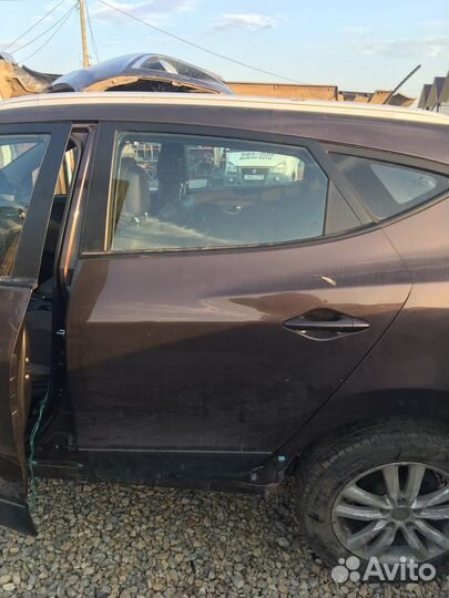 Задняя левая дверь Hyundai ix35