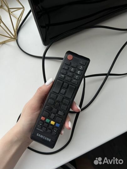 LED-телевизор Samsung UE26EH4000W 26''