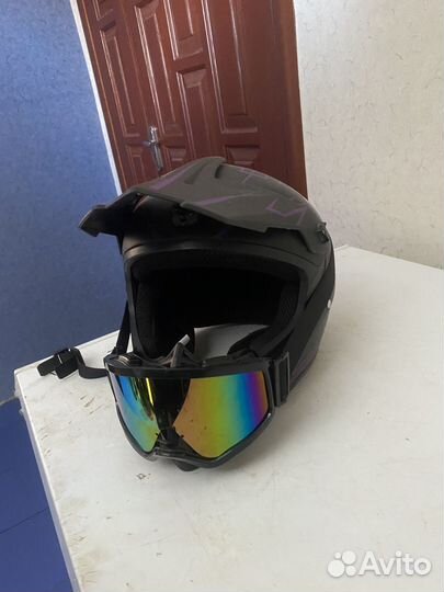 Кроссовый шлем