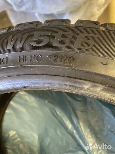 Ovation W-586 225/35 R18