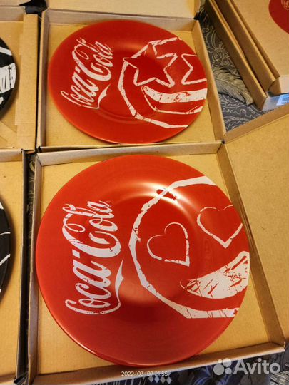 Тарелки кока кола