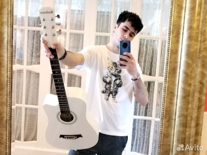 Акустическая гитара новая