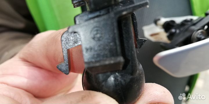 Форсунка омывателя правая Citroen C4