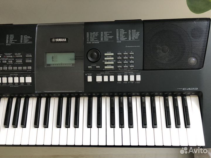 Синтезатор Yamaha PSR-E423