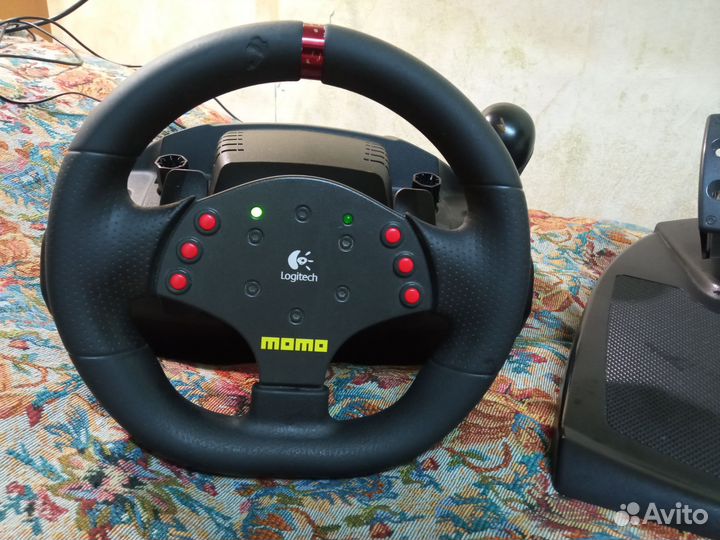 Игровой руль logitech momo racing