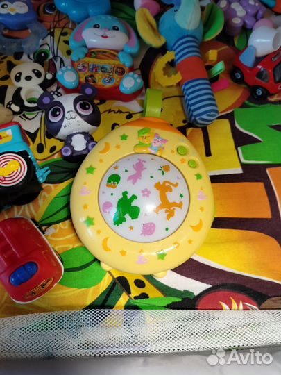 Игрушки для малыша пакетом