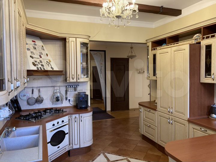 Комната 22 м² в 5-к., 3/11 эт.