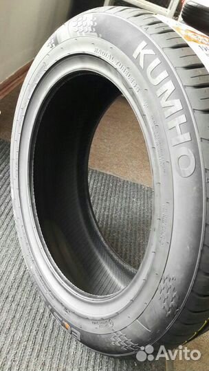 Kumho Solus HS51 215/55 R17 94V