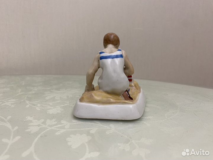 Фарфор СССР статуэтка Девочка с кубиками