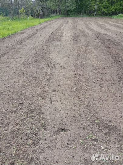 Вспашка земли мини трактором