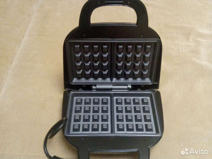 Вафельница Brayer