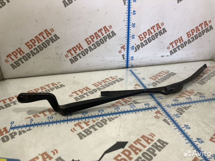 Шкода Фабия Держатель дворника Лев