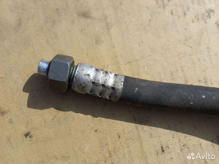 Audi A6 C4 трубка компрессора на радиатор кондея