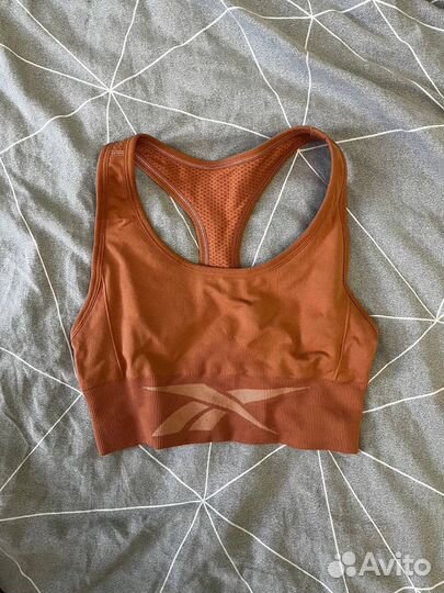 Спортивные вещи женские