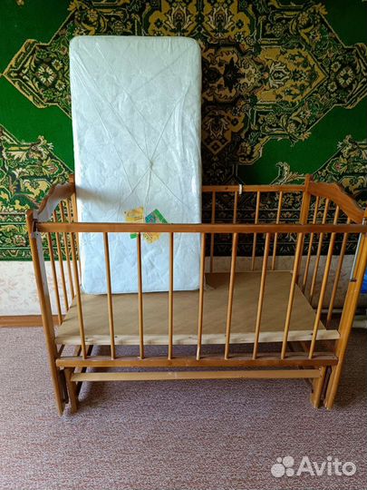 Детская кроватка