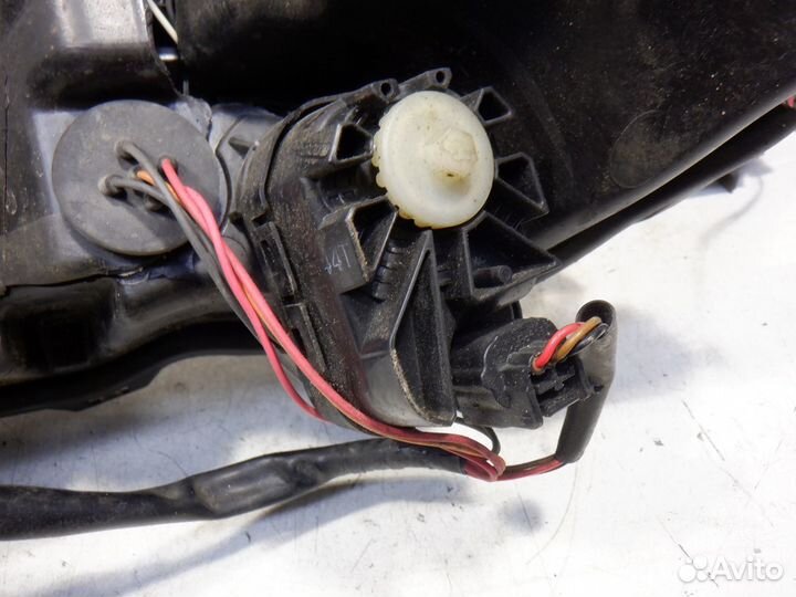 Фара правая Subaru Impreza WRX